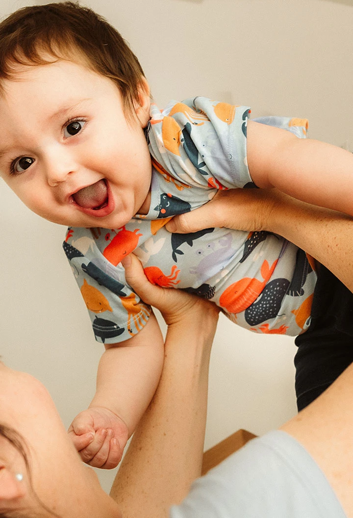 Ensemble de t-shirt en tricot pour bébé garçon de couleur bleue avec imprimé
