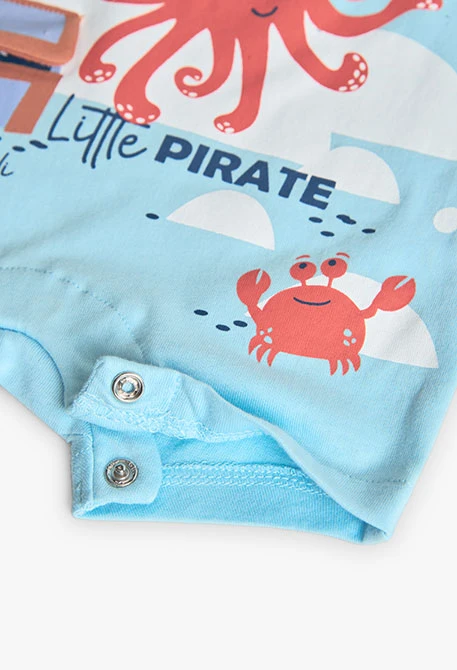 Barboteuse courte en tricot pour bébé garçon de couleur bleue avec imprimé de pieuvre pirate.