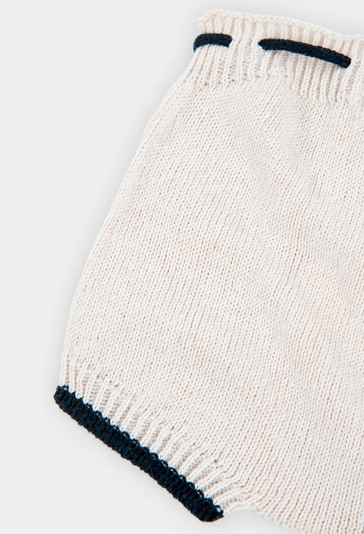 Weiße Baby-Strickshorts aus 100 % recyceltem Garn | Limited Edition