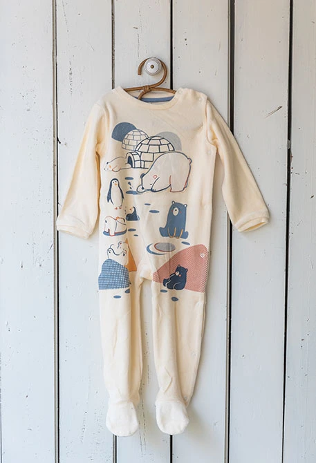 Pelele bebé de terciopelo crudo animales