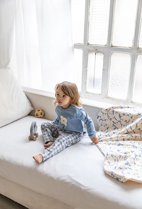 Conjunto bebé de malha em cinza