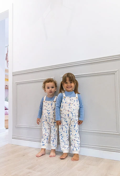 Ensemble bébé en tricot avec animaux bleu