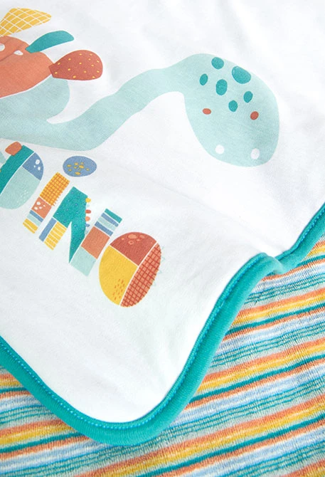 Couverture en velours pour bébé avec motif rayé