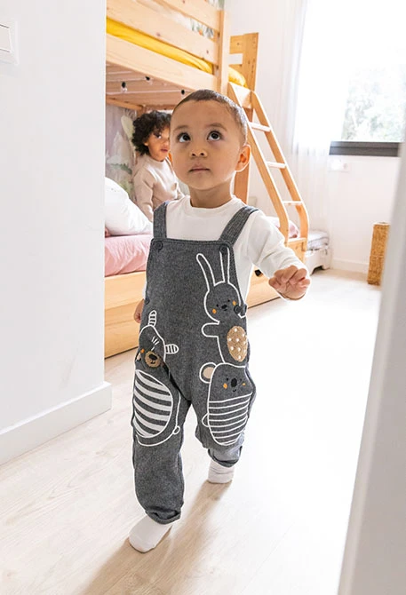 Conjunto bebé de punto gris con animales