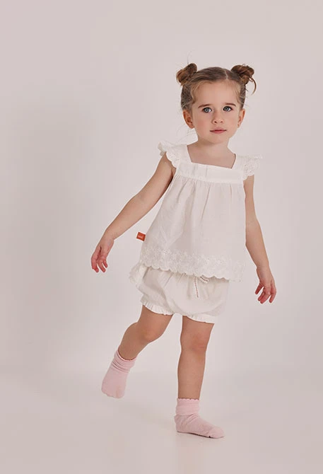 Baby outfit in white cotton