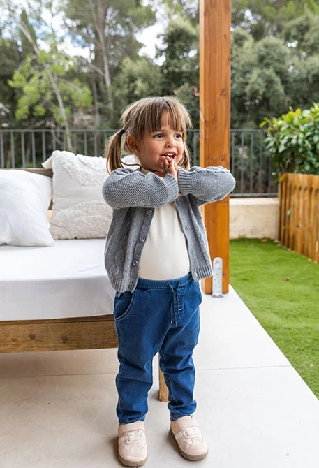 Pantalon bébé en tricot bleu