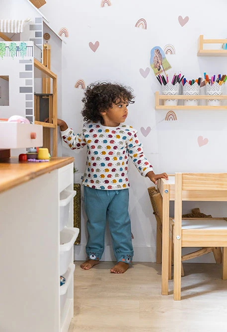 Ensemble bébé en tricot avec hérissons