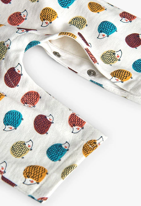 Gelbes Babykleidungsset mit Tieren