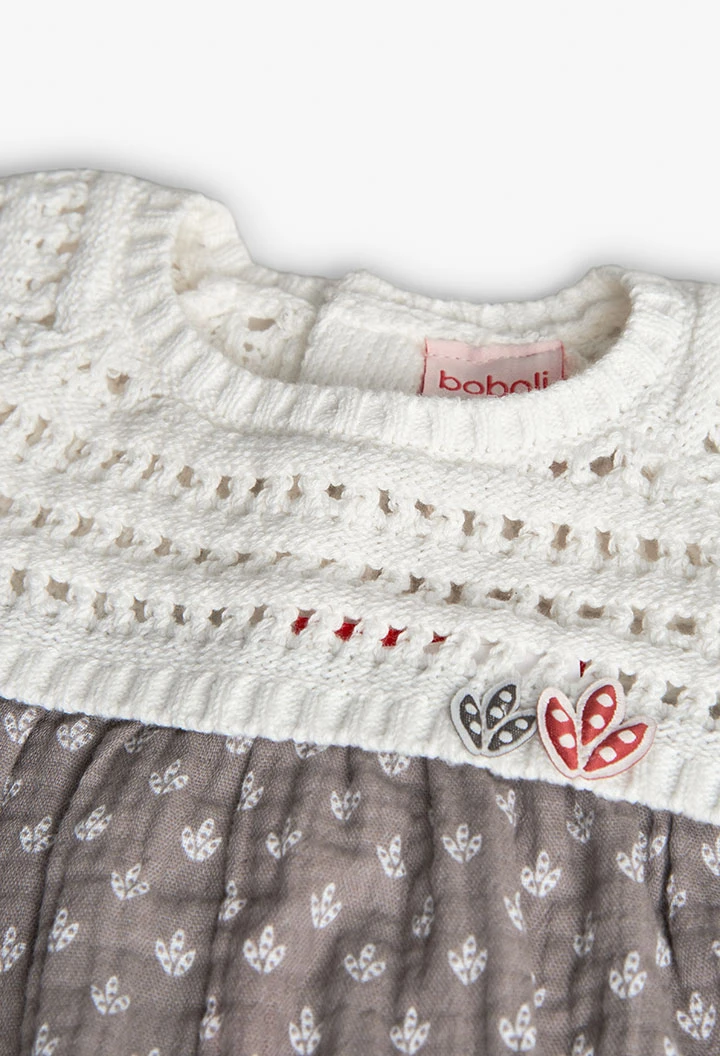 Vestito in maglia tricot per neonata di colore bianco