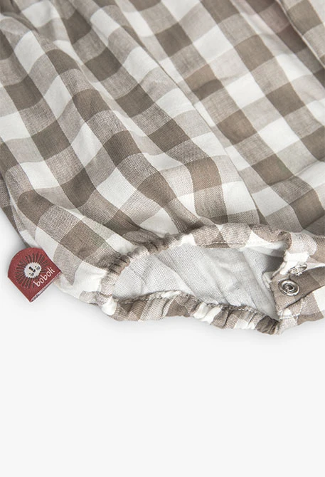 Strickoverall für Babys im Karomuster in Erdtönen