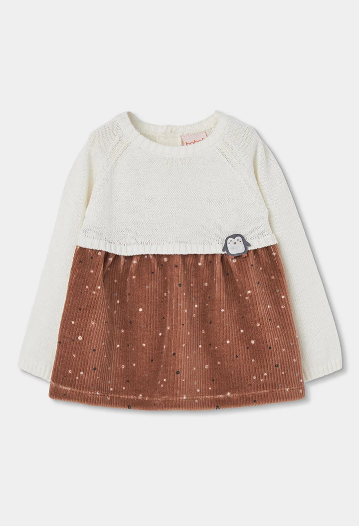 Weißes Strickkleid mit Pinguin-Motiv