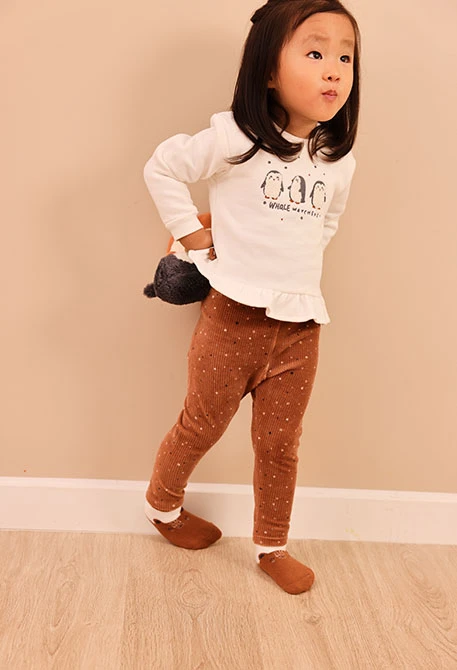Baby girl white penguin print knitted set