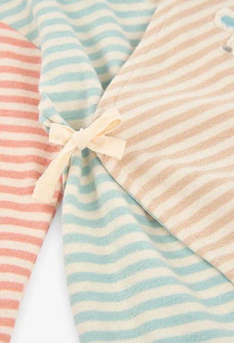 Gestreifter Babypyjama