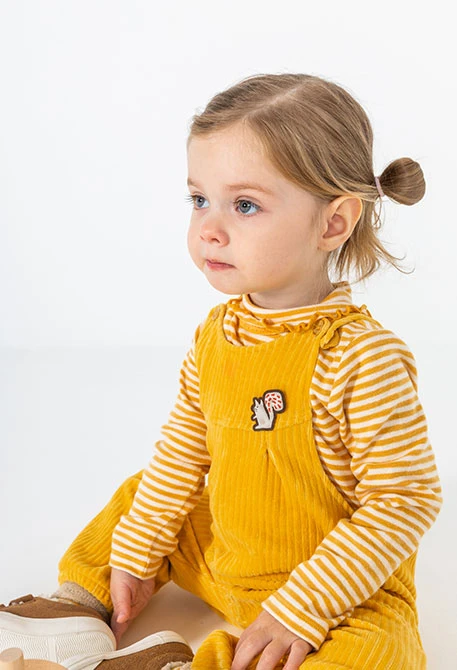 Ensemble maille bébé fille jaune avec écureuil