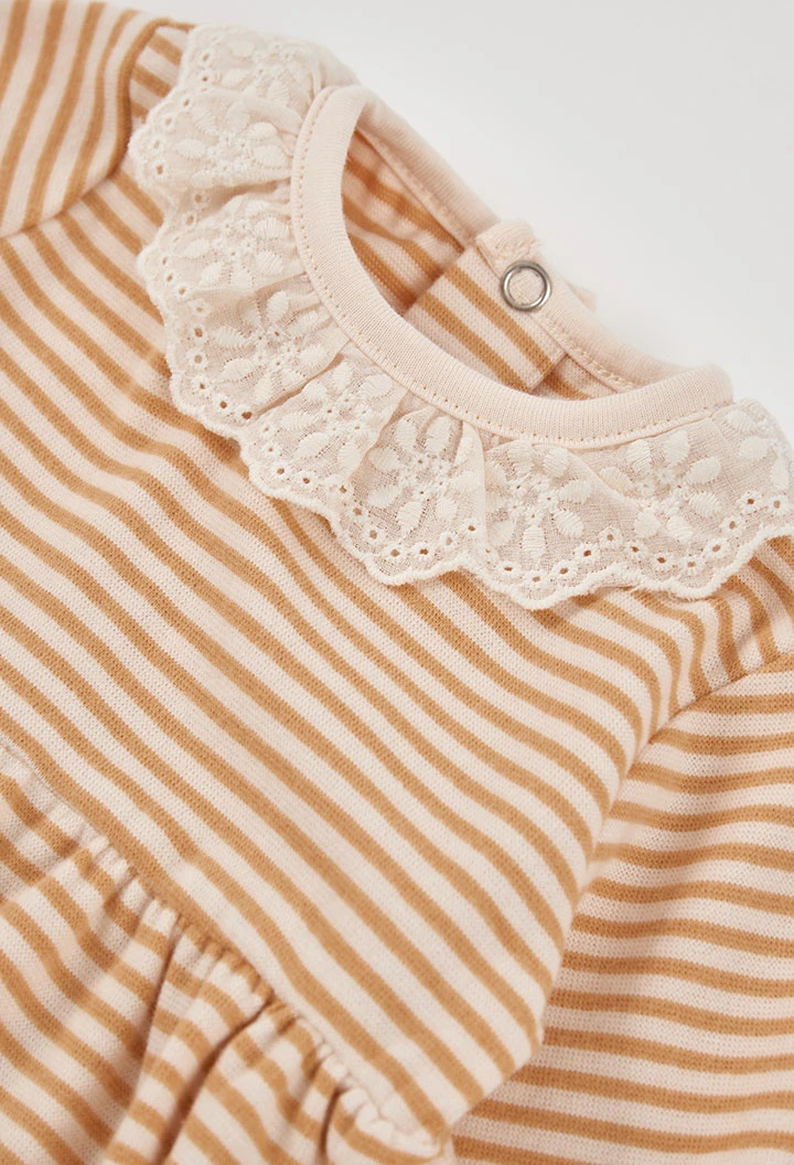 Robe en maille rayée moutarde bébé avec col en dentelle