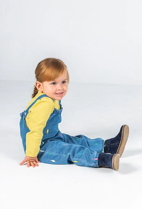 Conjunto denim bebé azul estampado hojas