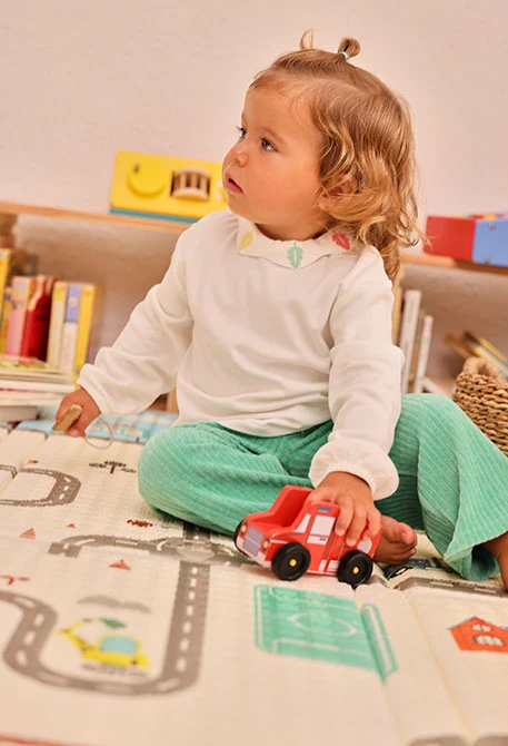 Strickset Baby Mädchen weiß Blätterstickerei
