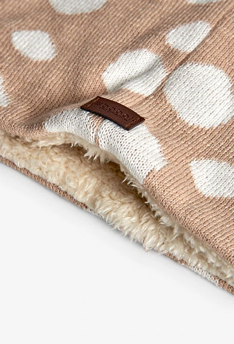 Brauner Strickschal für Baby