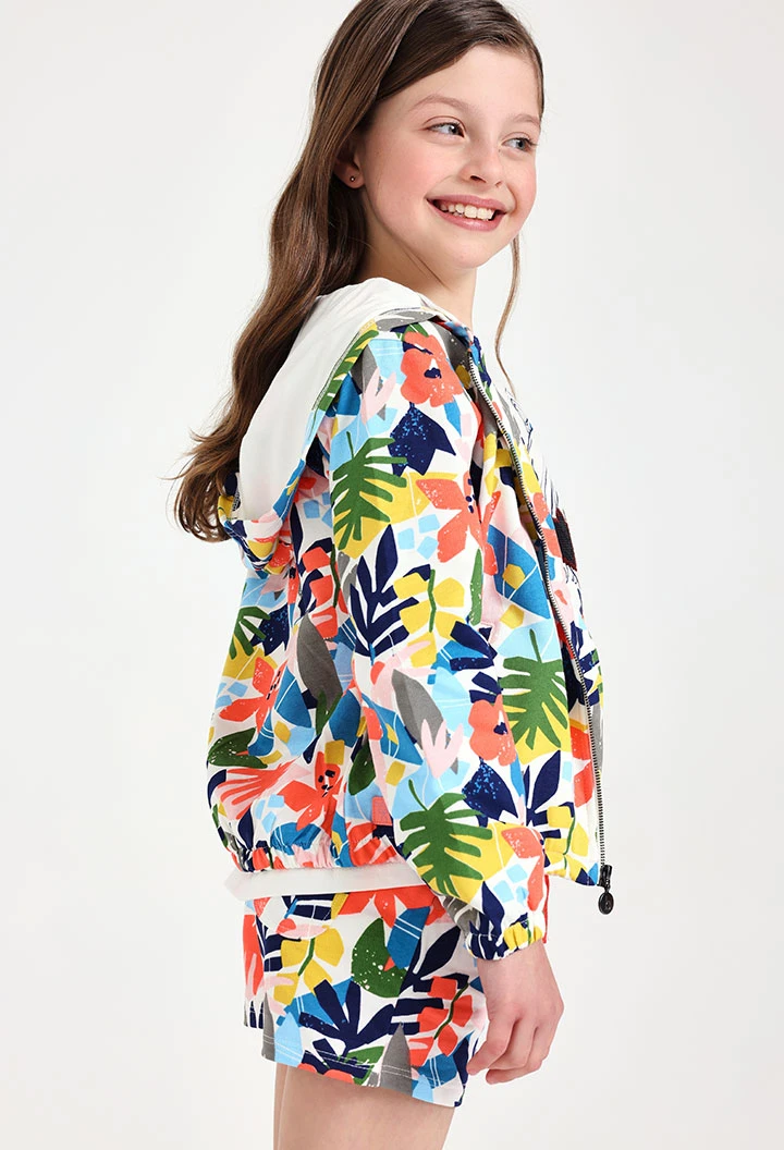 Casaco de felpa para bebé menina com estampado de flores.