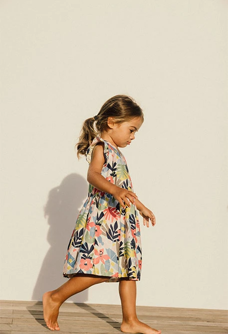 Robe en satin pour bébé fille avec imprimé floral