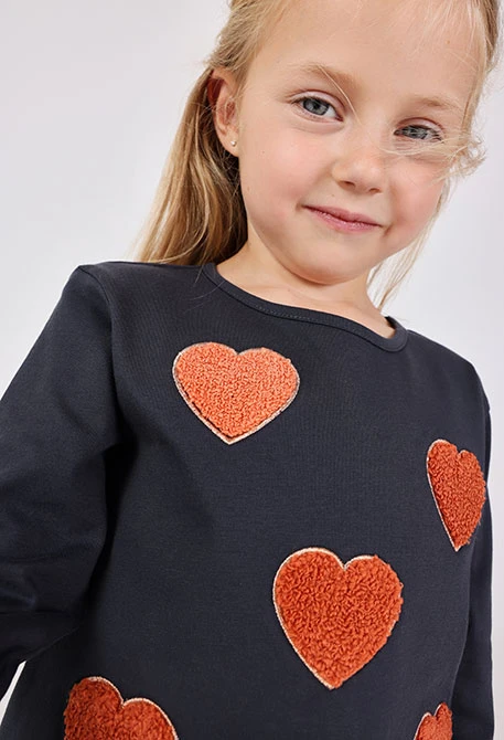 Camiseta niña de punto corazones