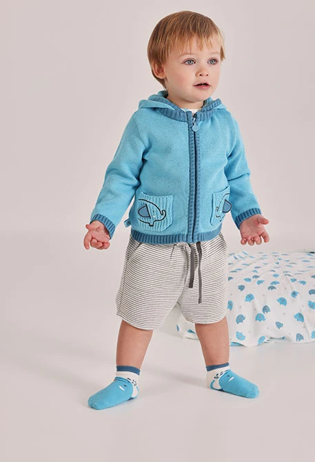 Veste bleue pour bébé