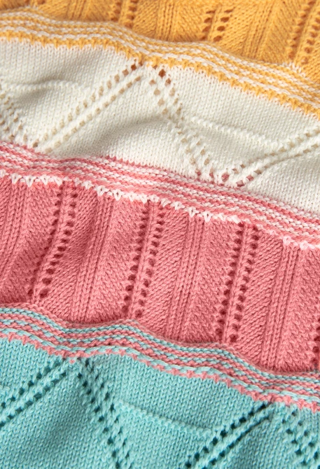 Pull en tricot pour bébé fille de couleur jaune