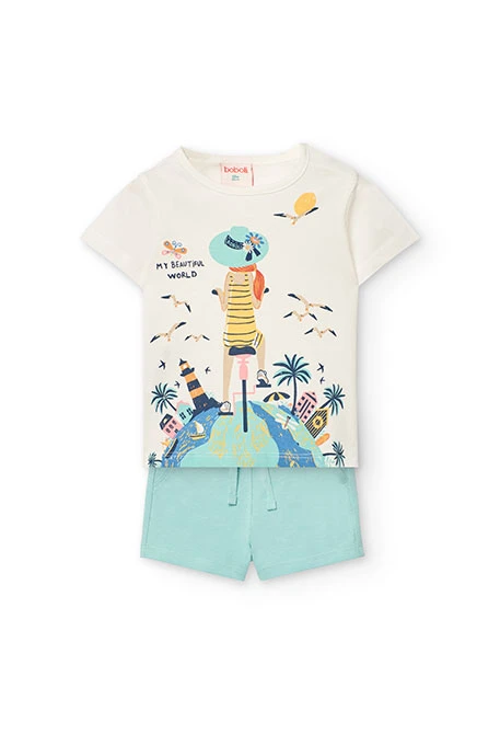 Completo di maglietta e pantaloncini a maglia per neonata di colore bianco.