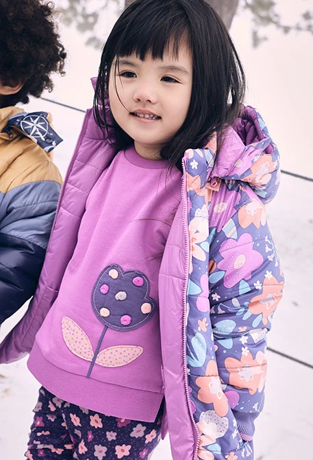 Sudadera niña de felpa lila con flor