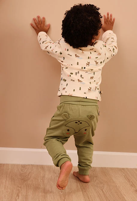 Conjunto punto bebé niño verde estampado bosque