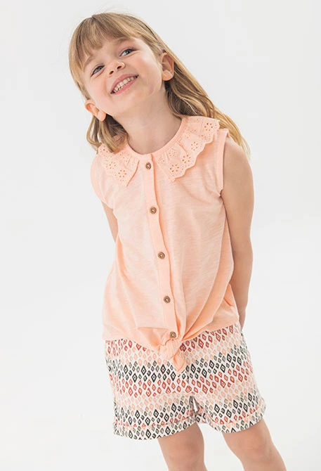 Camisola de malha para bebé menina em cor salmão com detalhe de renda