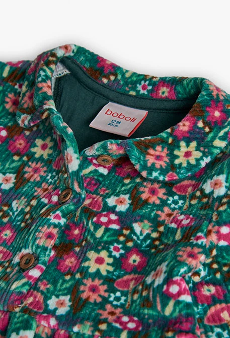 Gestricktes Kleid mit grünen Blumen