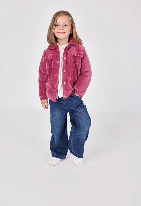 Corduroy jacket for girls in strawberry.