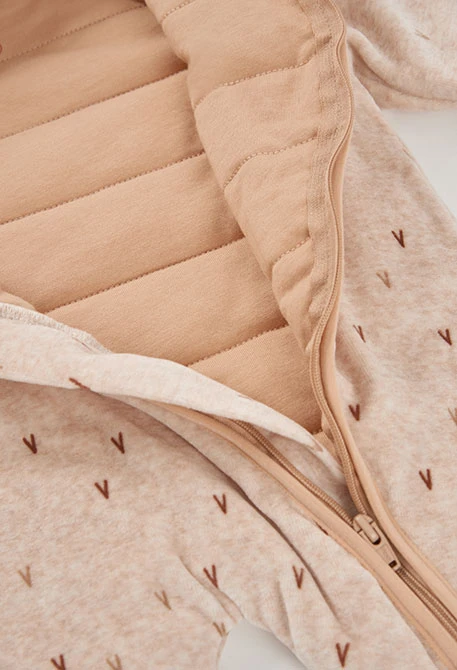 Grenouillère bébé beige imprimée à capuche