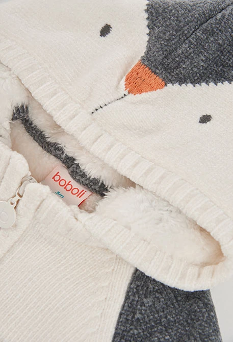 Weiße Baby-Strickjacke mit kombinierter Kapuze