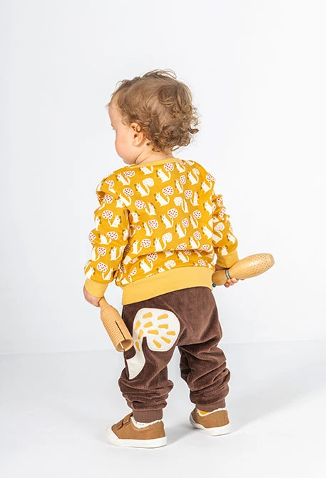 Conjunto de malha bebé menino mostarda estampado esquilos