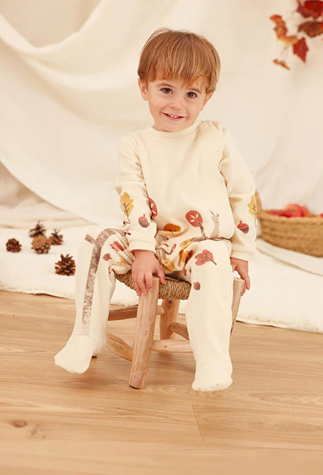 Pijama nadó cru estampat bosc tardoral