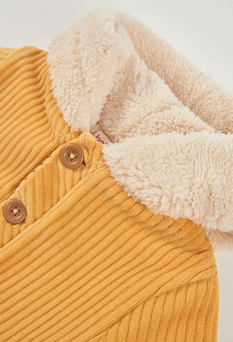 Veste en maille bébé jaune avec capuche