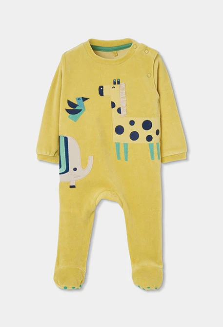 Pijama nadó verd brodat de girafes i elefants