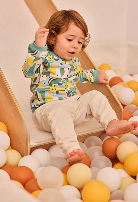 Grünes geometrisch gemustertes Baby-Strickset für Jungen