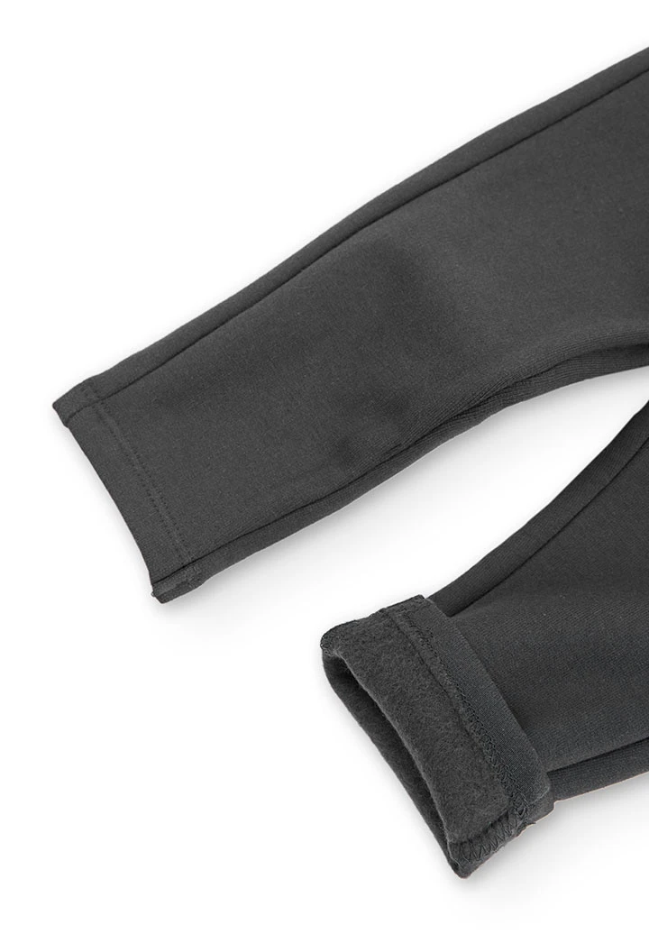 Mädchenhose aus dunkelgrauem Fleece