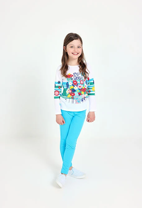 Pantalone di felpa per bambina in colore blu.
