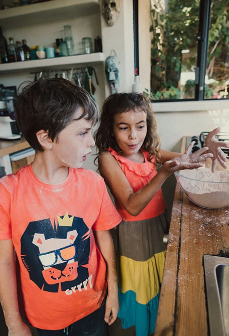 Camiseta de punto para bebé niño en color rojo con estampado de león