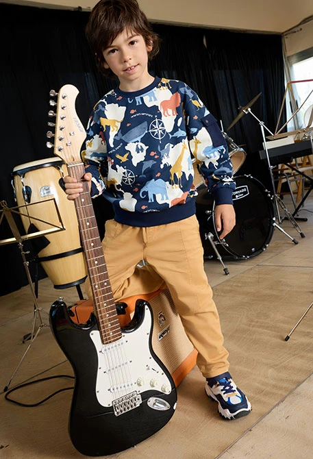 Navy blue boy´s sweatshirt with animal fleece