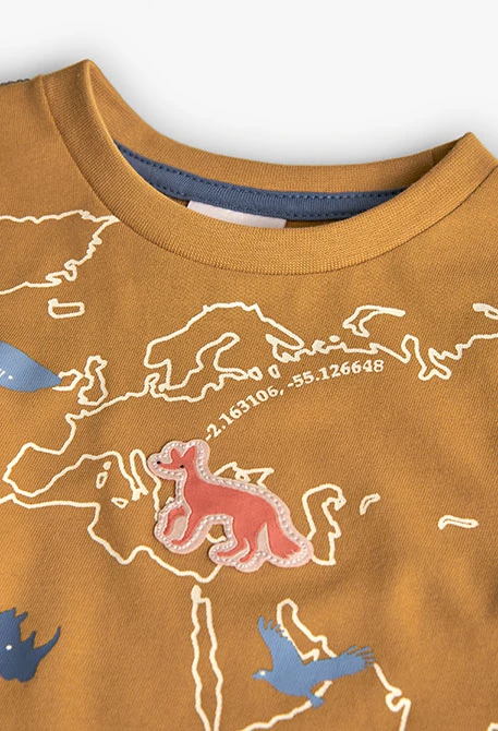 Yellow knitted girl´s T-shirt with animals