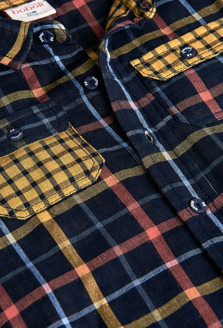 Jungenhemd aus kariertem Strickstoff