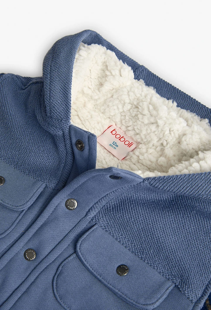 Blaue Jungenjacke aus Flanell mit Karomuster