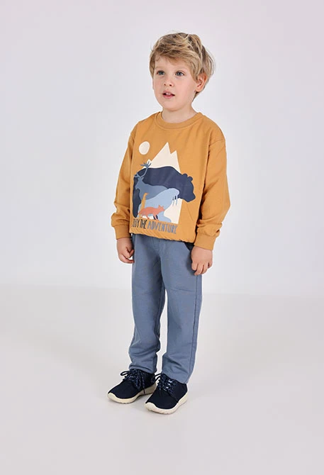 Yellow knitted animal-themed outfit for boy