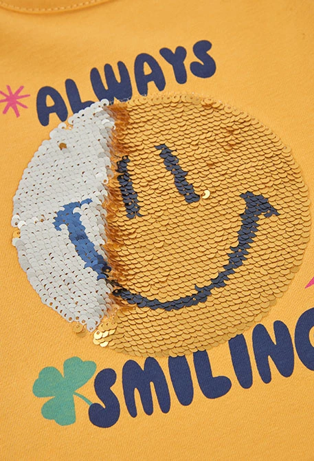T-shirt en maille fille jaune avec sequins smiley