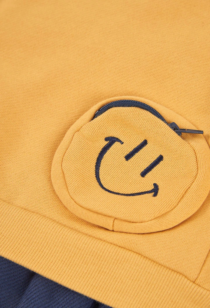 Robe en molleton jaune avec patches d\'émoticônes